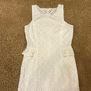 Lilly Pulitzer 8 White lace overlay dress